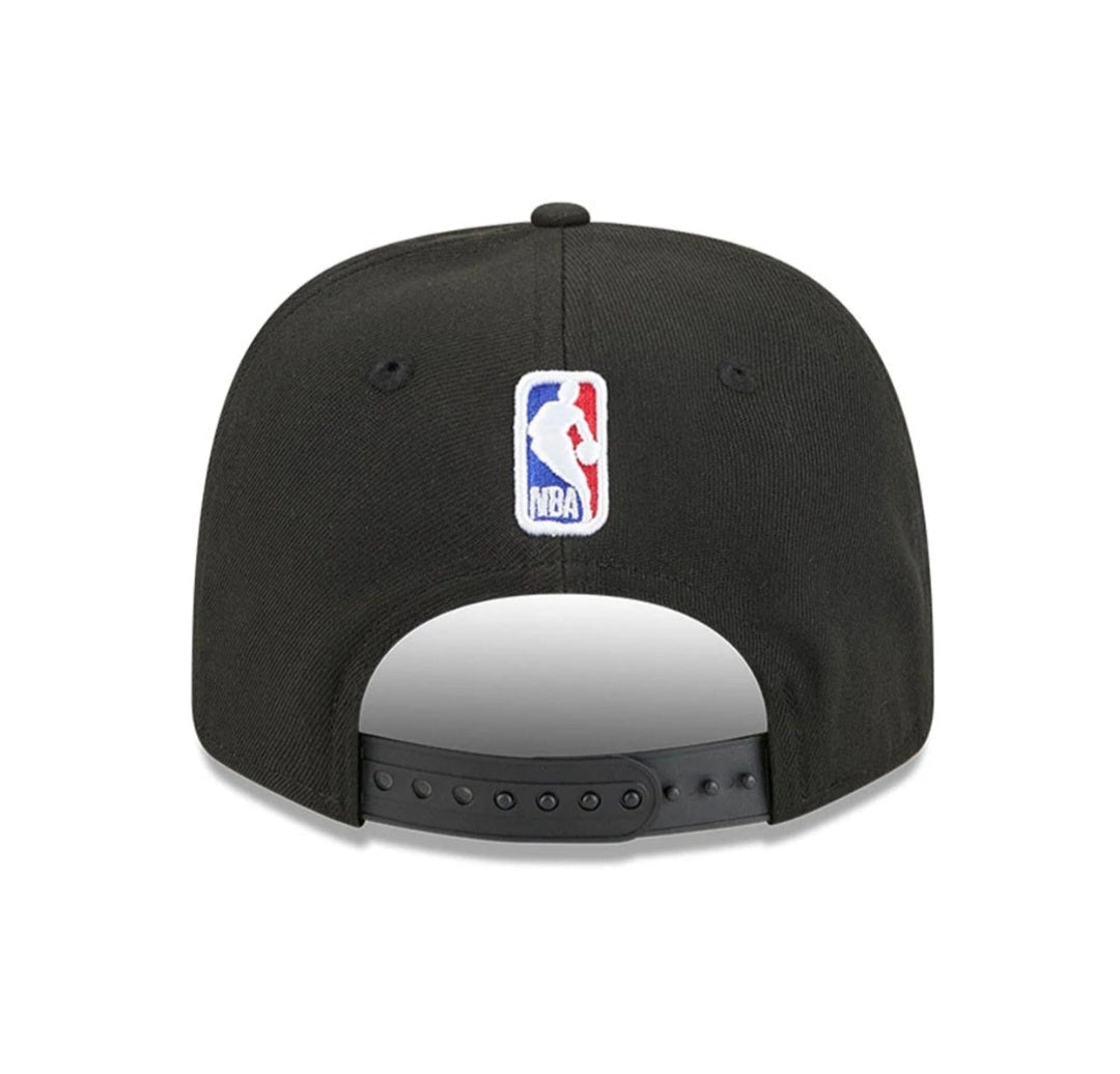 Gorra New York Knicks 9SEVENTY Negra Azul naranja - intershopgc caps