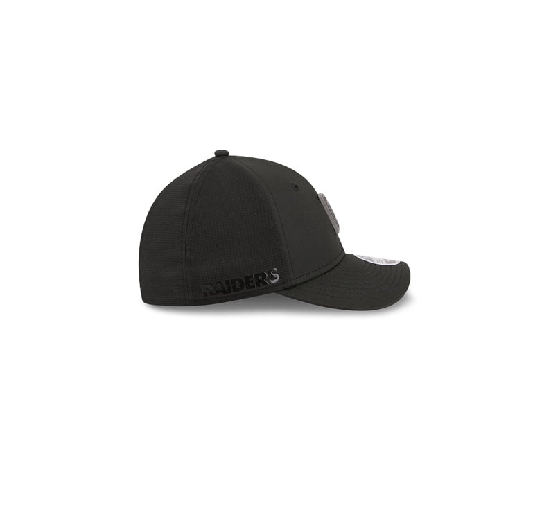 Gorra New Era 39THIRTY MC Raiders Training 2026 negra NFL