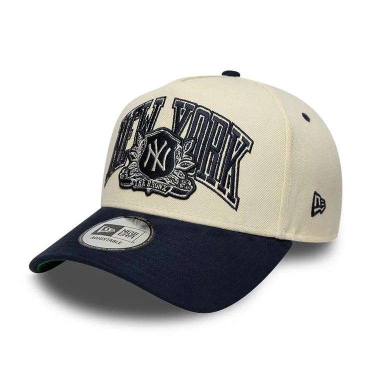Gorra New Era 9FORTY E-Frame NY Yankees Suede Beige Azul MLB