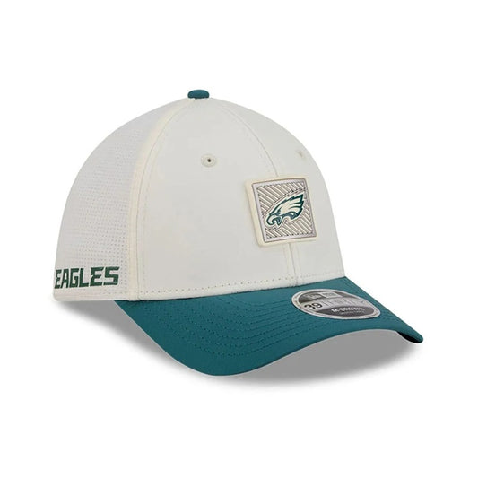 Gorra New Era 39THIRTY Philadelphia Eagles Training 2026 Blanca NFL